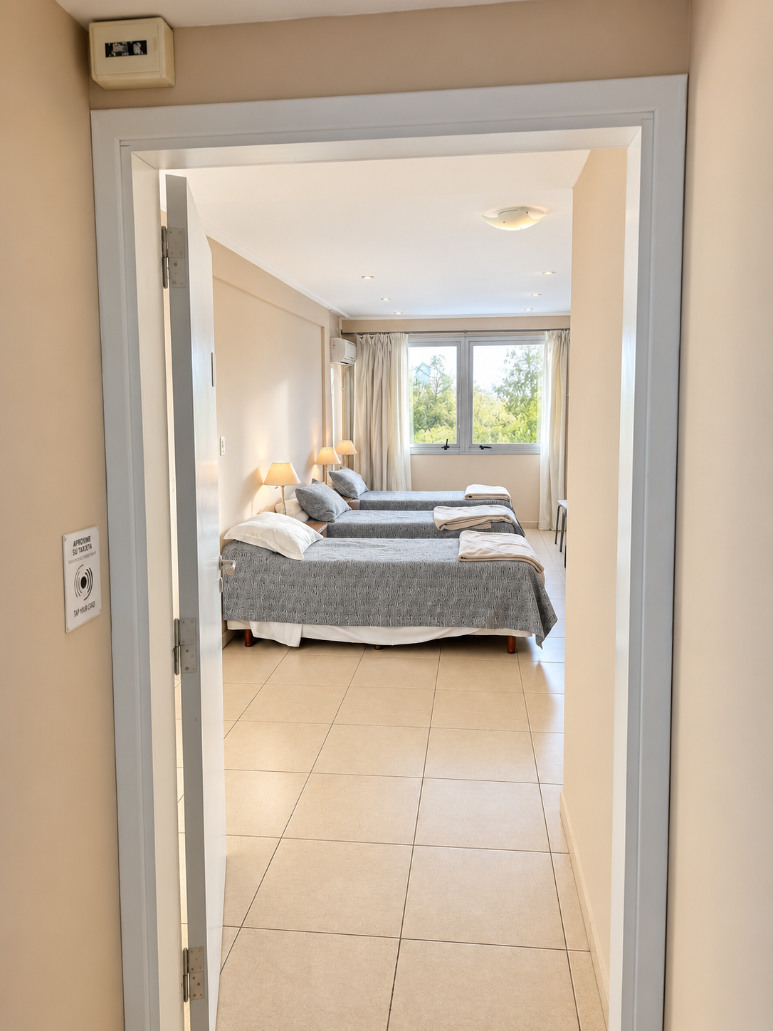 Acceso al sector de habitaciones