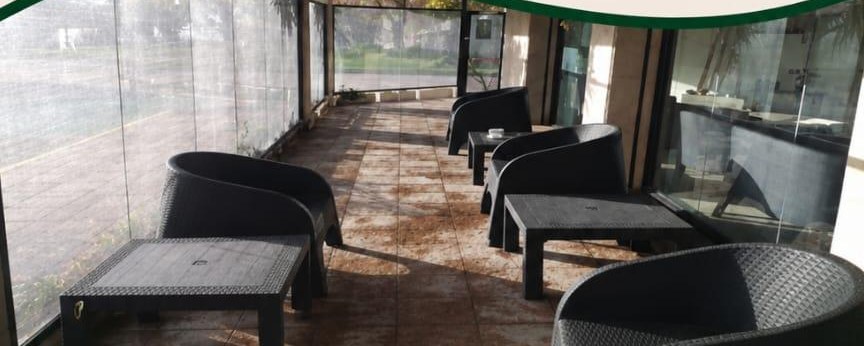 Galería semicubierta