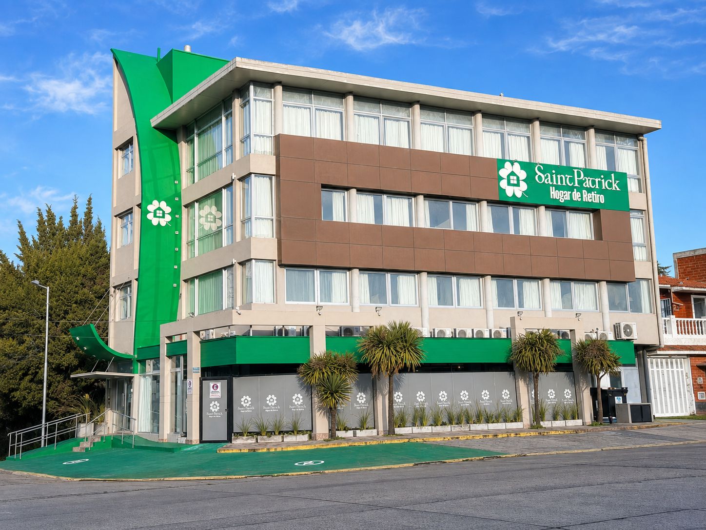 Frente del Hogar Saint Patrick en Bernardo de Irigoyen 4207, Playa Grande